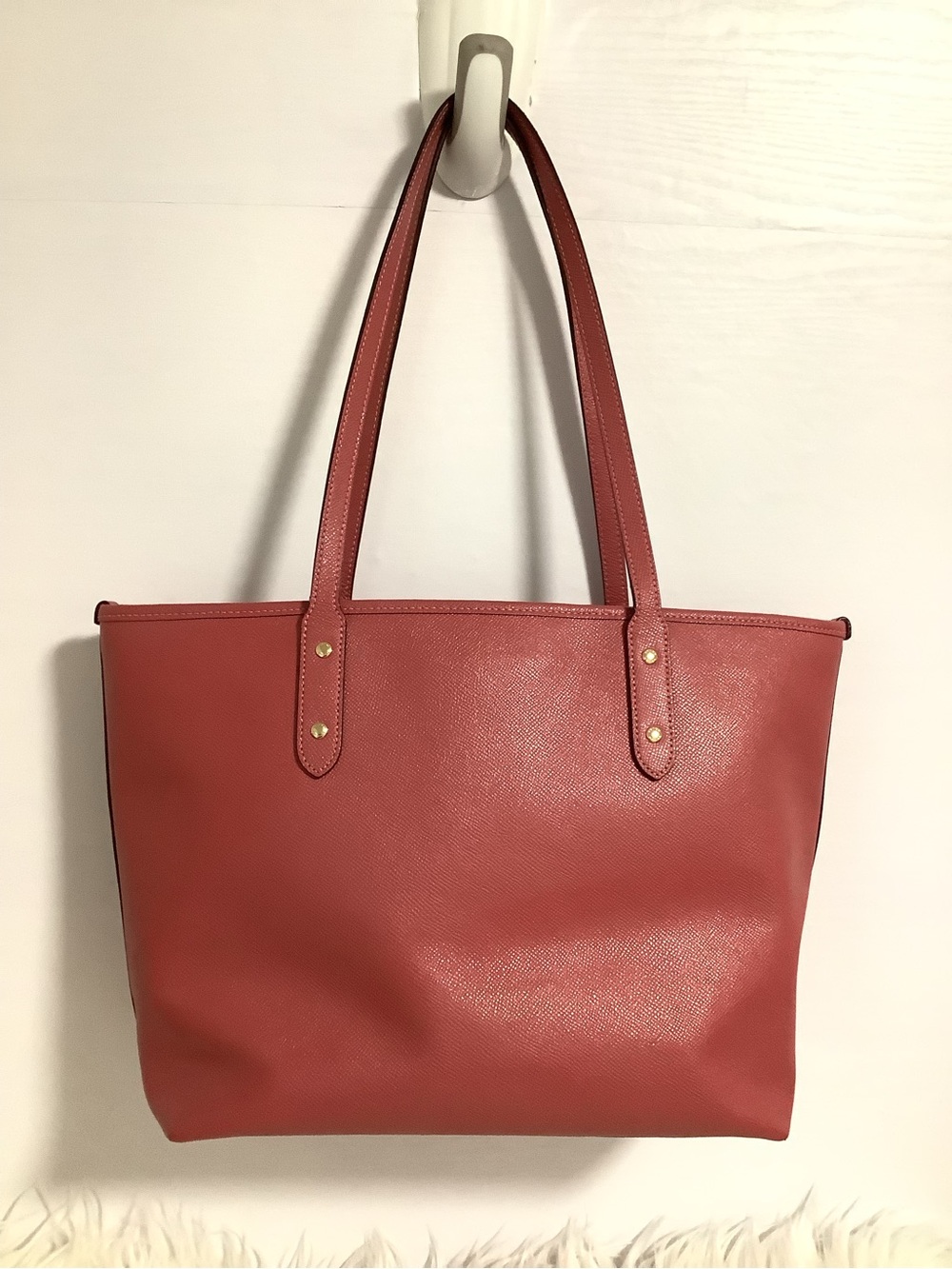 Coach Rose mauve Crossgrain Leather Tote with Gold Hardware - Picture 15 of 16